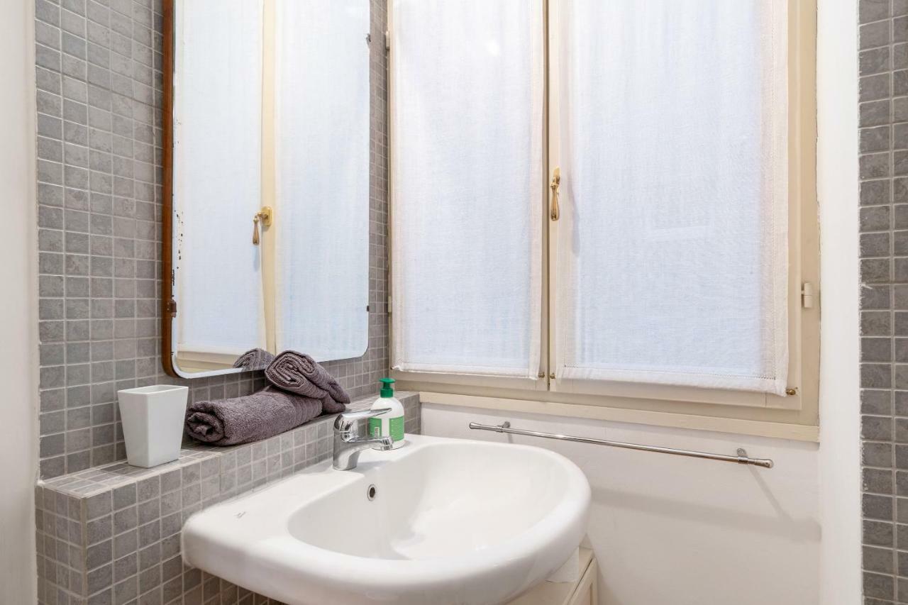 Altido Warm Flat For 3 In Isola, 10 Min To Centre Appartement Milaan Buitenkant foto